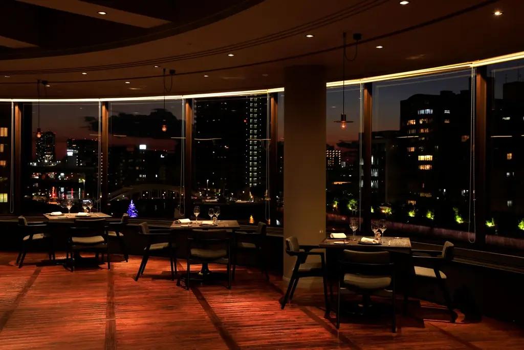 【リーガロイヤルホテル大阪】中之島の夜景に包まれて、たいせつな人と心ときめくひとときを バレンタインデー限定 特別ディナーを販売 画像 3