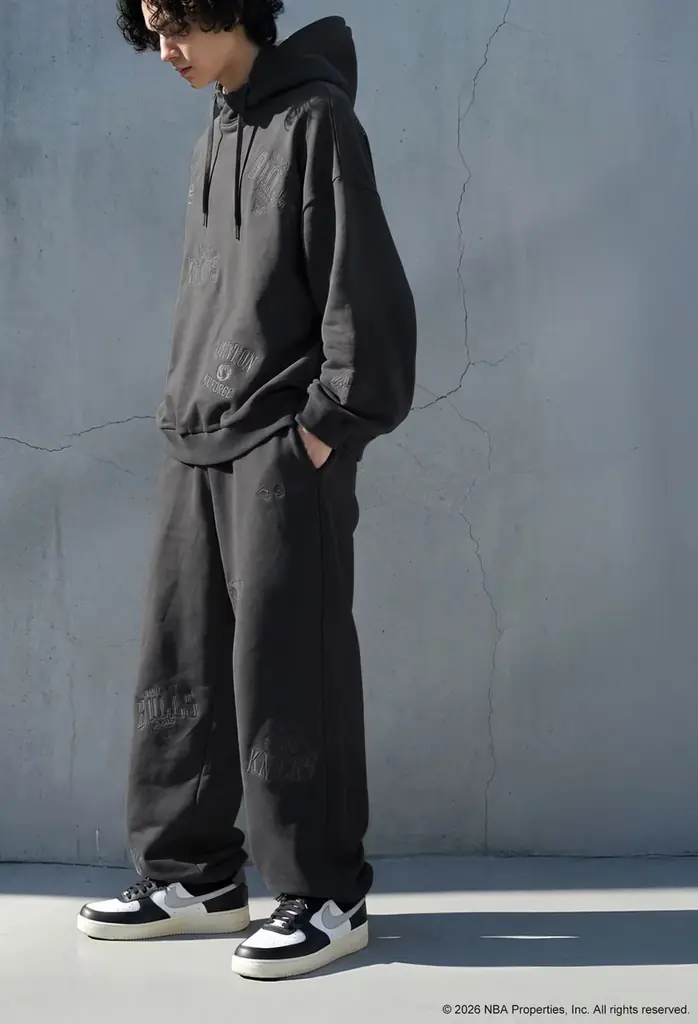 “着るだけで洒落る”の正解。気負わず着られる、NBA刺繍の新定番itemが登場！ 画像 16