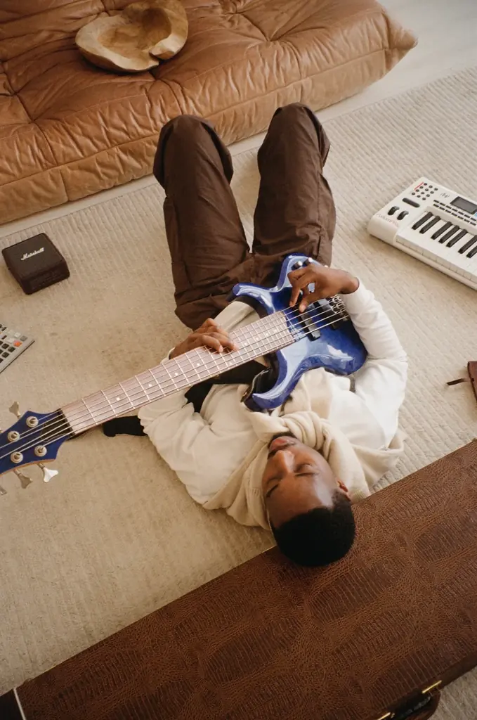 ガーナ出身、オランダを拠点に活動するアーティストBnnyhunnaが、Reggie Darteyを迎えたニューシングル「Waiting For You」をリリース 画像 3