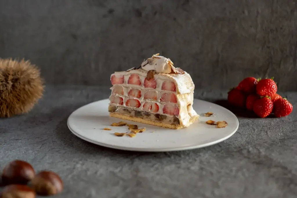 【和栗専門紗織】2月からの季節限定スイーツが登場/『和栗と季節の果物パフェ “国産いちご”』『デコポンと和栗の錦糸モンブラン』 画像 6