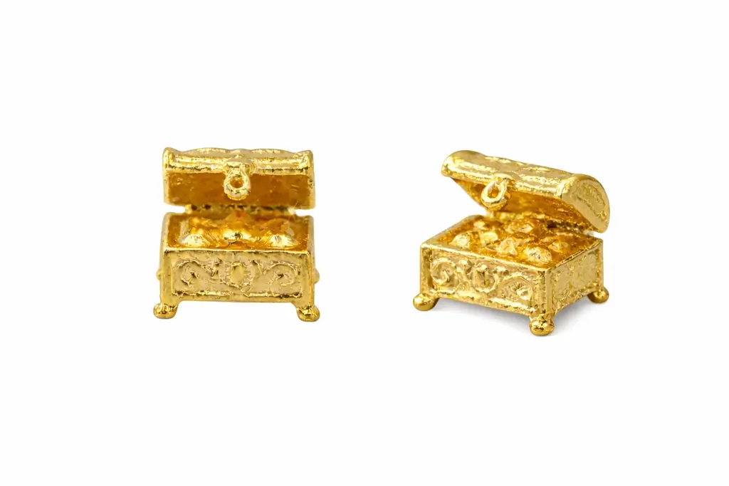 【金価格高騰中でも今がチャンス｜超早割は1月末まで】指先サイズの芸術品 純金ギフト「宝箱」予約受付開始 画像 5