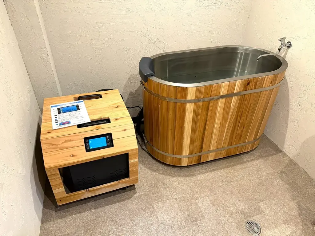 全国で導入が進む「kokolo sauna®」が、大阪市のサウナ付き民泊施設「KAJA HOUSE」にチラー水風呂「Hagoromo1s」を導入 画像 5