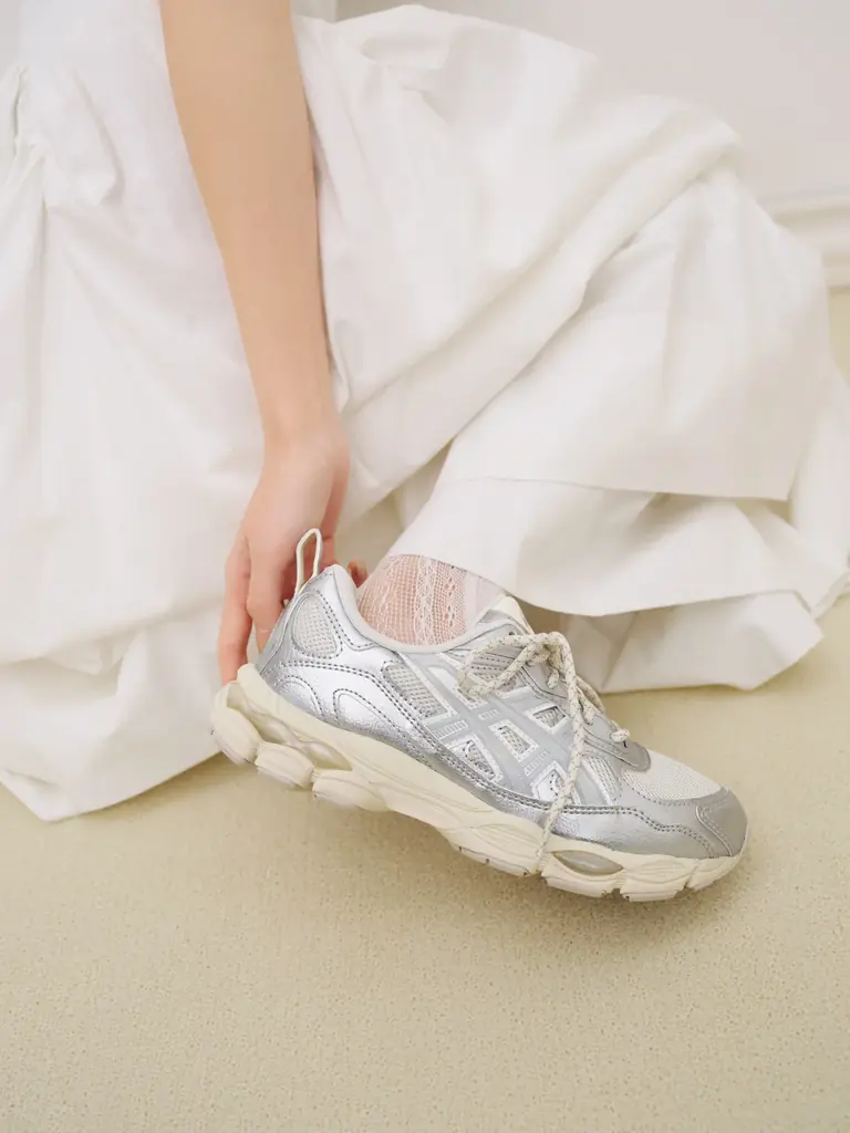 ＜SNIDEL(スナイデル)＞世界的スポーツブランド「ASICS」で人気モデル「GEL-NYC RGD」のSNIDEL別注カラーを公開！＜1月28日(水)発売開始＞ 画像 3