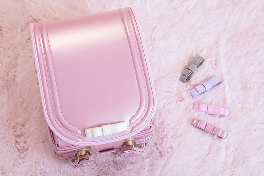 フィットちゃん2027年度ご入学向け新作発表 第2弾｜黒や青など“大人かわいい”新色に、クラシカルな新モデルが登場！取り外し可能な新アイテム「着せ替えリボン（別売り）」も展開 画像 15