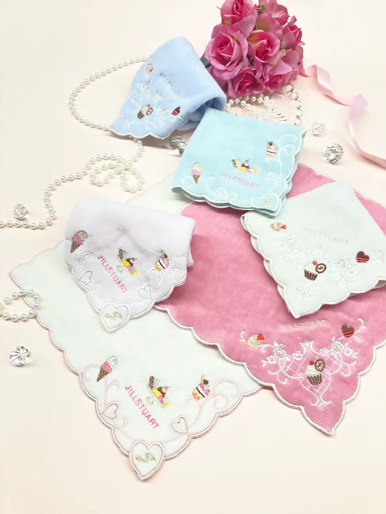 服飾雑貨メーカー川辺株式会社　上品なスイーツ柄が可愛い！「ジルスチュアート」のハンカチコレクション新作発売 画像 2