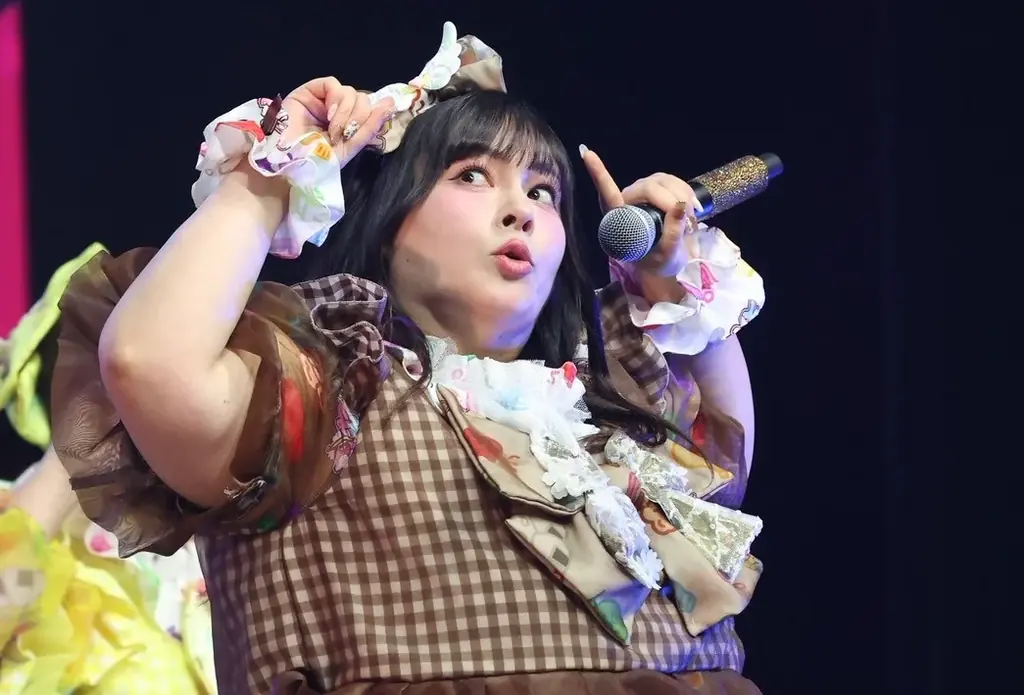 びっくえんじぇるがアイドルライブで前代未聞の“生”体重測定！結果はわずか半年で57kg［764kg → 820kg］増量⁉ 軽トラック超えの重量アイドルに!! 画像 10