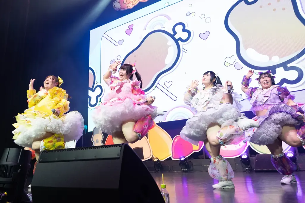 びっくえんじぇるがアイドルライブで前代未聞の“生”体重測定！結果はわずか半年で57kg［764kg → 820kg］増量⁉ 軽トラック超えの重量アイドルに!! 画像 13