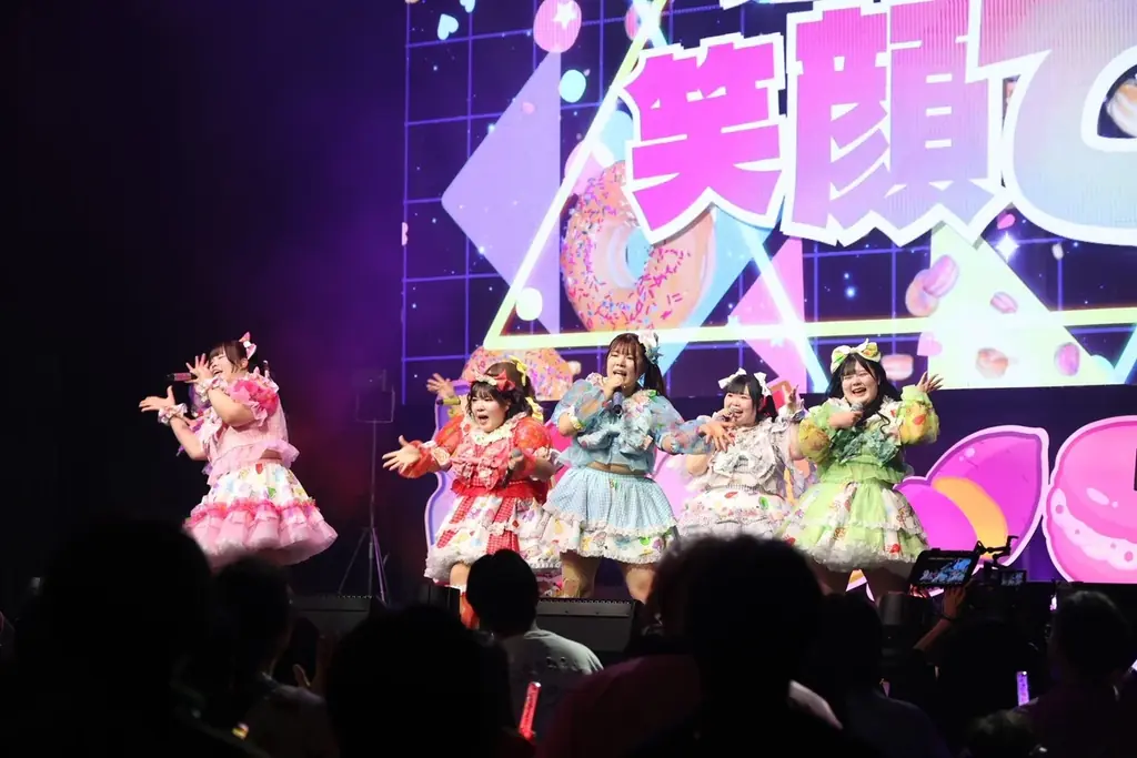 びっくえんじぇるがアイドルライブで前代未聞の“生”体重測定！結果はわずか半年で57kg［764kg → 820kg］増量⁉ 軽トラック超えの重量アイドルに!! 画像 14