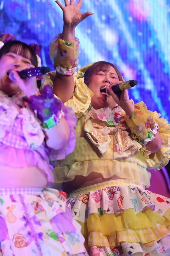 びっくえんじぇるがアイドルライブで前代未聞の“生”体重測定！結果はわずか半年で57kg［764kg → 820kg］増量⁉ 軽トラック超えの重量アイドルに!! 画像 3