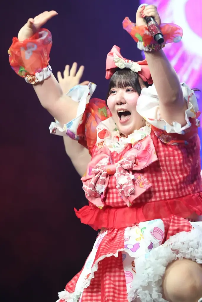 びっくえんじぇるがアイドルライブで前代未聞の“生”体重測定！結果はわずか半年で57kg［764kg → 820kg］増量⁉ 軽トラック超えの重量アイドルに!! 画像 4
