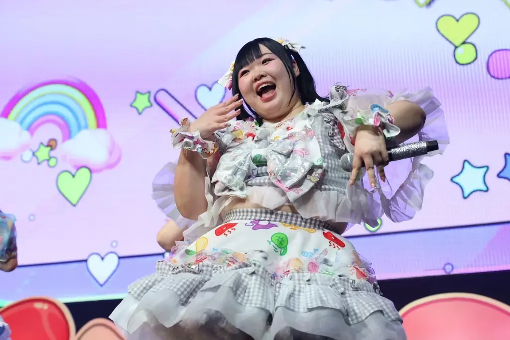 びっくえんじぇるがアイドルライブで前代未聞の“生”体重測定！結果はわずか半年で57kg［764kg → 820kg］増量⁉ 軽トラック超えの重量アイドルに!! 画像 6
