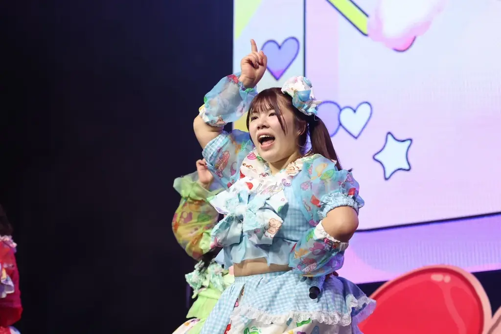 びっくえんじぇるがアイドルライブで前代未聞の“生”体重測定！結果はわずか半年で57kg［764kg → 820kg］増量⁉ 軽トラック超えの重量アイドルに!! 画像 7