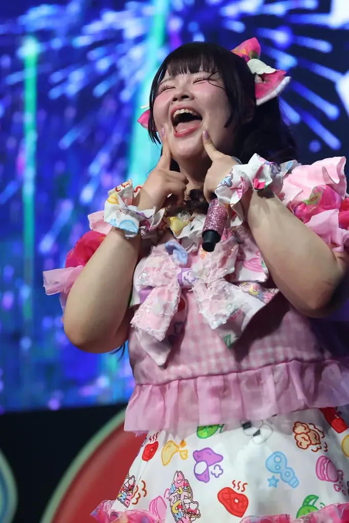 びっくえんじぇるがアイドルライブで前代未聞の“生”体重測定！結果はわずか半年で57kg［764kg → 820kg］増量⁉ 軽トラック超えの重量アイドルに!! 画像 8