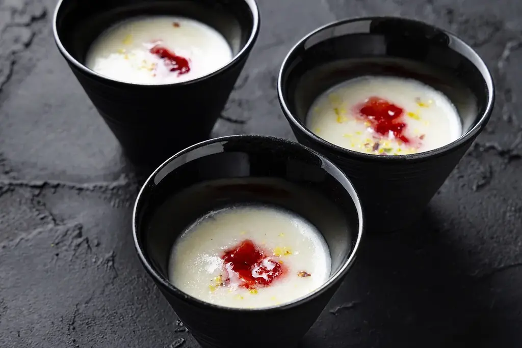 【ヒルトン東京お台場】ダイナミックな肉料理と可憐ないちごスイーツの饗宴 「ミート×ストロベリー ビュッフェ」開催 画像 7