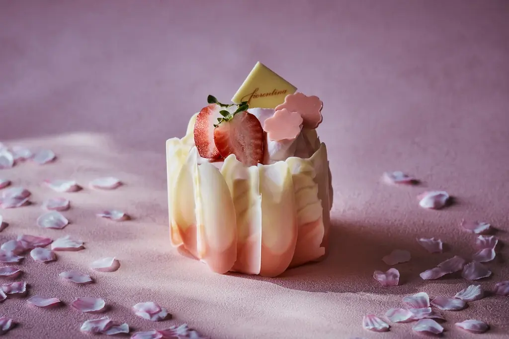 金箔がきらめく桜ティラミスや桜が上品に香るマカロンが新登場　約30cmのロングエクレアやワンランク上の食材を贅沢に使用するプレミアムケーキも「桜スイーツ&ブレッド セレクション」 画像 5