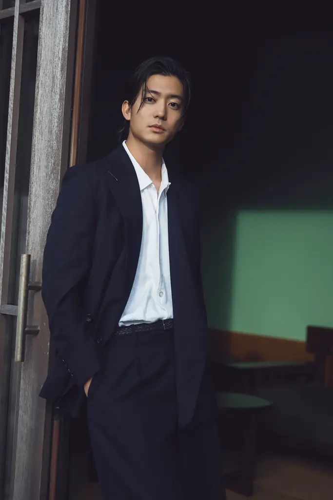 伊藤健太郎サード写真集が発売決定！ 沖縄を舞台に素の表情が満載の先行カットを大公開。写真集お渡し会イベントや購入特典の内容も解禁!! 画像 3