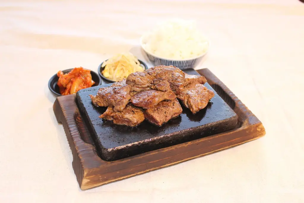 食肉加工工場の運営会社が仕掛ける「肉のエサカ 泉南店」2月1日（日）に大阪府泉南市にいよいよグランドオープン！！目玉商品は、超やわらかい「熟成とろけるハラミ」。神戸で大人気業態が泉南市に上陸！！ 画像 4