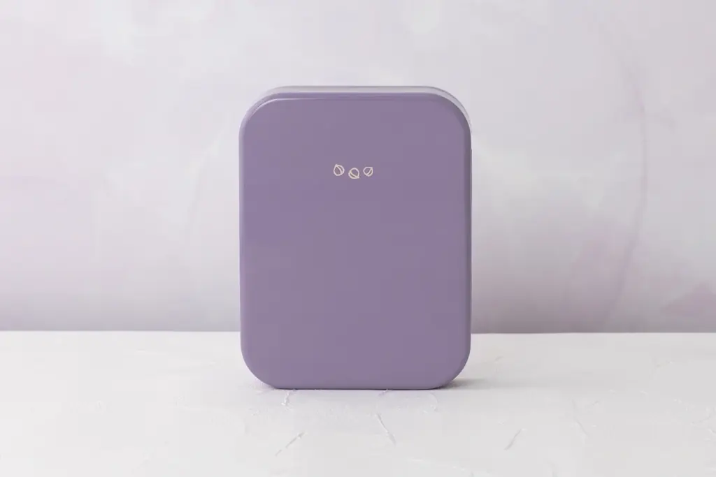 期間限定カラーのクルミッ子缶​「クルミッ子 10個入（缶）ライラック」​2026年2月20日より直営店舗・2月23日より公式オンラインショップで販売開始 画像 4