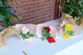 「愛妻の日(1/31)」、「バレンタインデー(2/14)」、「ホワイトデー(3/14)」の3日間限定　横浜赤レンガ倉庫で特別イベント「Letter Bouquet（レターブーケ）」体験を開催 画像 4