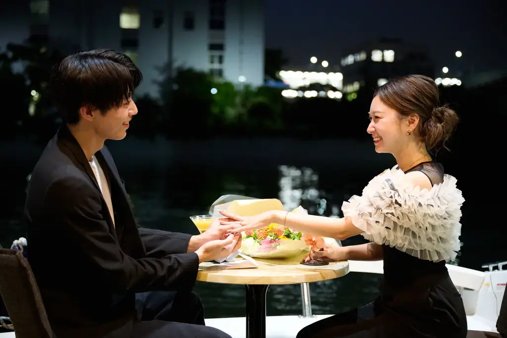 「愛妻の日(1/31)」、「バレンタインデー(2/14)」、「ホワイトデー(3/14)」の3日間限定　横浜赤レンガ倉庫で特別イベント「Letter Bouquet（レターブーケ）」体験を開催 画像 7