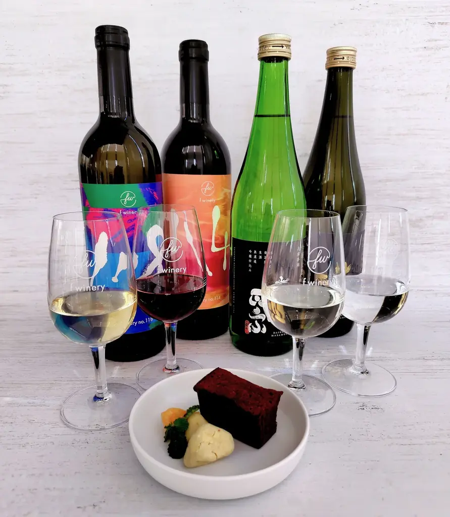 「青森チョコスイーツと神戸のお酒のペアリングを楽しむ会」がf wineryで2月14日に開催、青森チョコスイーツ×神戸のワイン＆日本酒のペアリングメニューも2月14～23日の土日祝に数量限定提供 画像 1