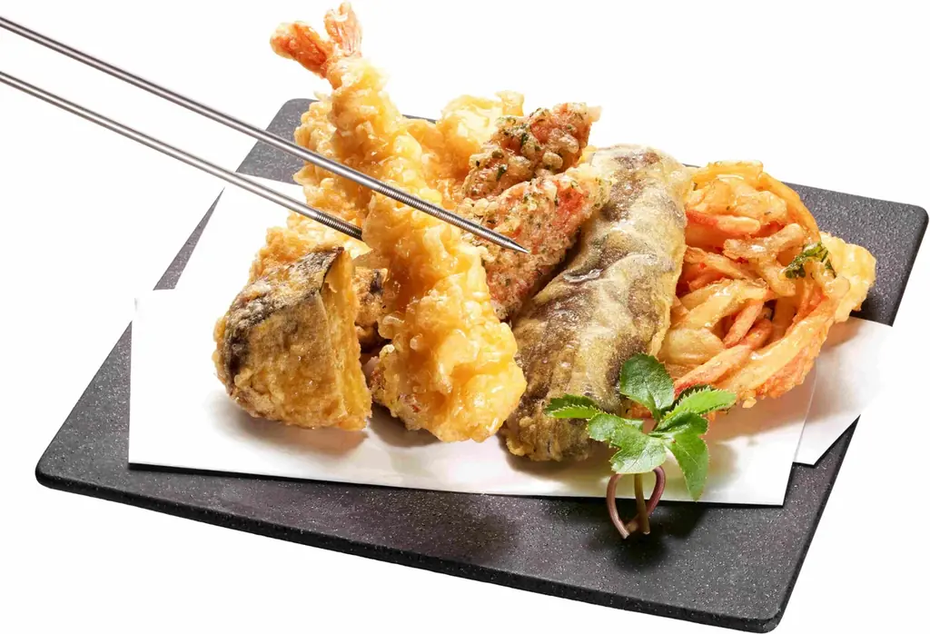 ～はなまる「創業25周年感謝祭」第8弾～「ちくわ磯辺揚げ」や「はなまる唐揚げ」が無料に！さらに天ぷら100円引きもセットになった超お得な4枚綴りクーポンを1月29日(木)より店頭配布開始 画像 2