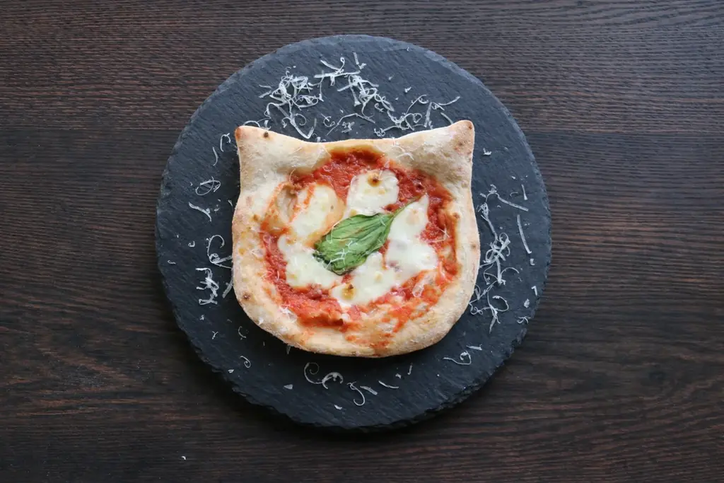 猫の日記念「猫ピザセット」猫耳までこんがりの猫型ピザを、本厚木 サンクトガーレン タップルームで2/18～22限定販売 画像 1