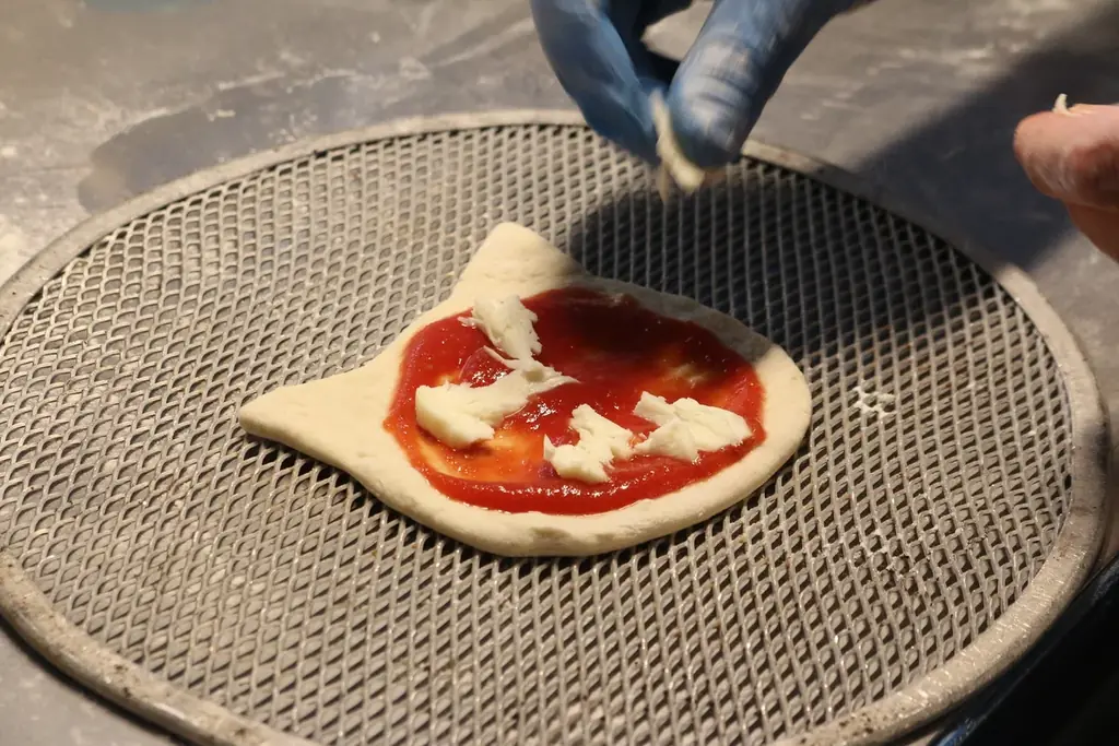 猫の日記念「猫ピザセット」猫耳までこんがりの猫型ピザを、本厚木 サンクトガーレン タップルームで2/18～22限定販売 画像 4