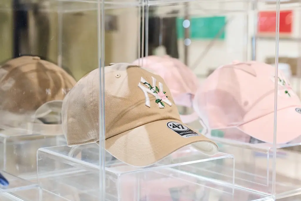 【N21】クロミ、フォーティーセブン、MLBとスペシャルコラボレーション 伊勢丹新宿店でポップアップイベントを開催　伊勢丹先行アイテムも登場 画像 3