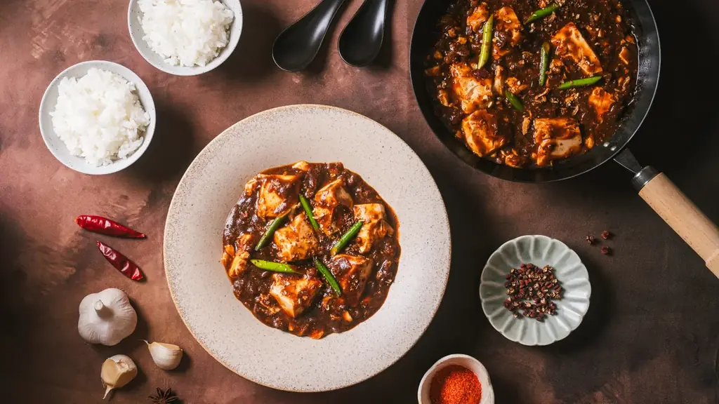 フォロワー数は10万人超え！麻辣グランプリ2025グランプリを受賞！指原&坂上のつぶれない店で放送された行列の絶えない麻婆豆腐店「株式会社マーボードウフ」ジャパンキャンピングカーショー2026に出店 画像 1