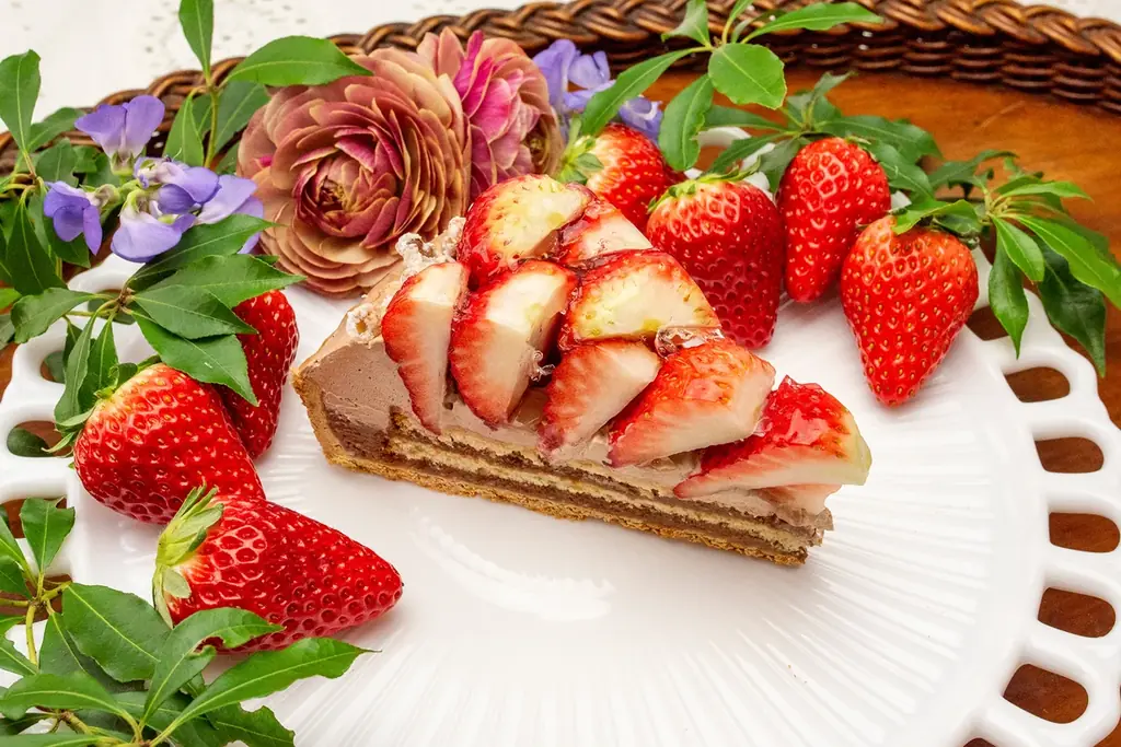 【キル フェ ボン】バレンタインシーズンに贈る、ショコラフェア！旬の甘酸っぱいイチゴとなめらかなチョコレートが溶け合う「Strawberry meets Chocolate」 画像 3