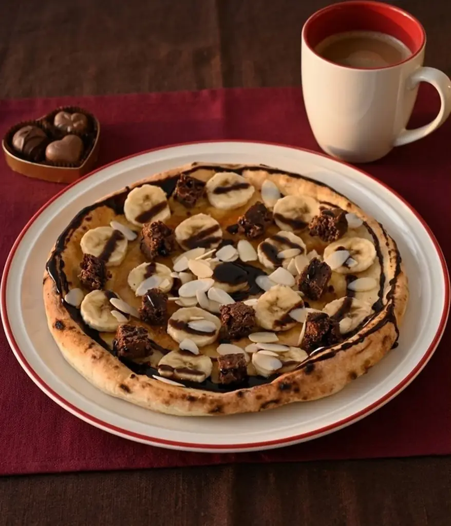 ❤ピザレボのバレンタイン2026❤ピザ×チョコの意外な共演！チョコペンで文字が書けるEC限定セットなど「体験型バレンタイン」を提案。豪華SNS企画や店舗限定「とろけるショコラピッツァ」の販売も。 画像 4