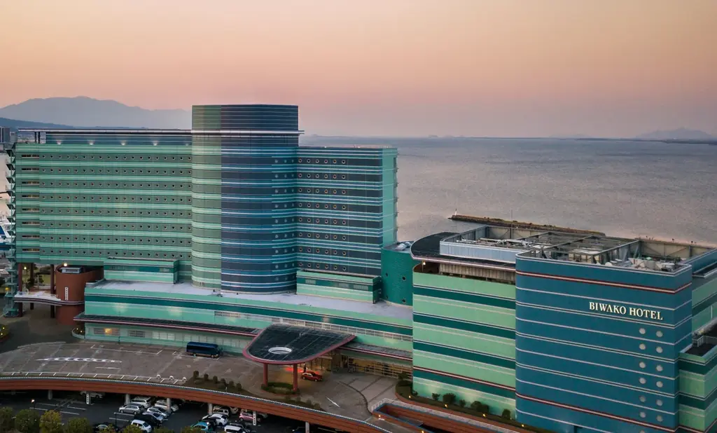 スイーツビュッフェ『苺の森のアトリエ』付き宿泊プランを販売 苺のノンアルコールスパークリングで乾杯 全室レイクビューの琵琶湖ホテルでいちごにときめく春旅 画像 4