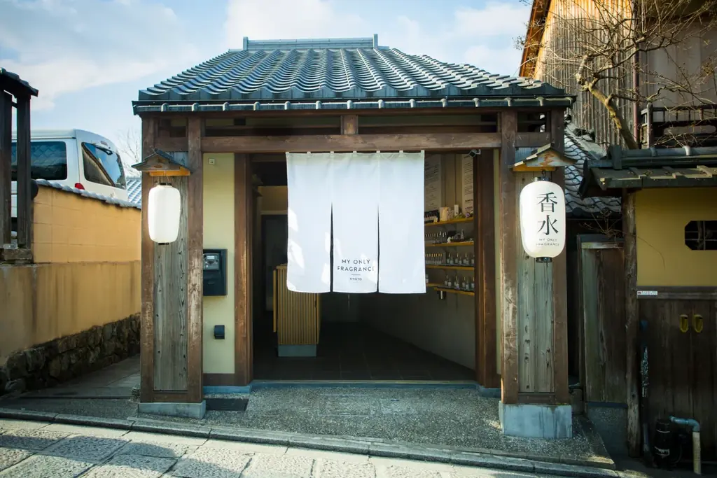 “体験”を贈る、新しいギフトの形。“空”のボトルを添えた「ギフトチケットボックス」2026年1月31日（土）より全店舗で店頭販売開始 画像 5