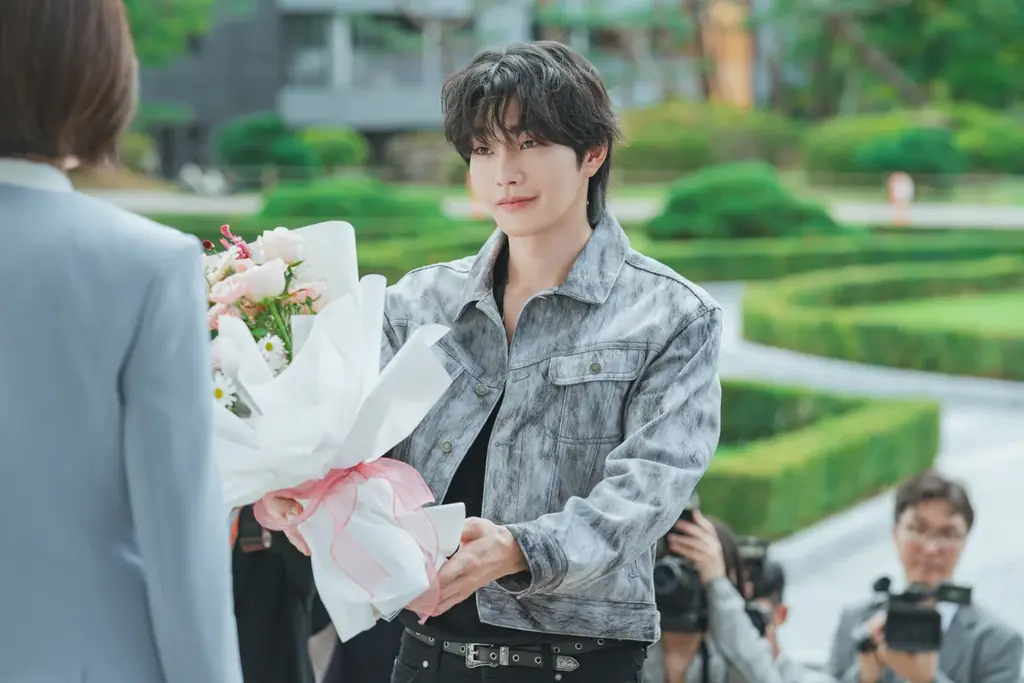 『アイドルアイ』全12話がABEMAで2/15まで無料配信