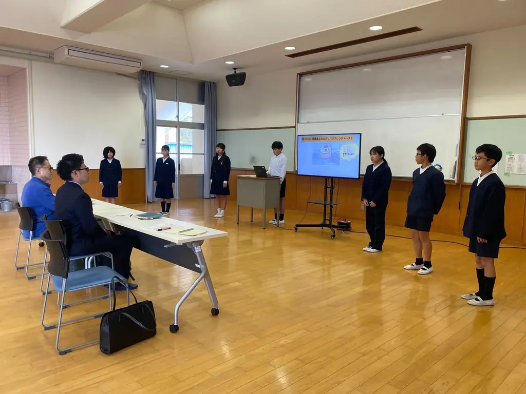 地域活性化とキャリア教育を推進する地元小学校とのコラボが10周年！地元愛あふれる記念スイーツが完成、広島県三原市「八天堂cafe」期間限定で提供 画像 3