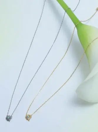 俳優・駒木根葵汰、初プロデュースのジュエリーブランド「Nuvie（ヌーヴィ）」が1月30日誕生日に始動。花に願いを込めるイメージから生まれた、2026SSシーズンに華やかさと彩りを添えるコレクション 画像 4