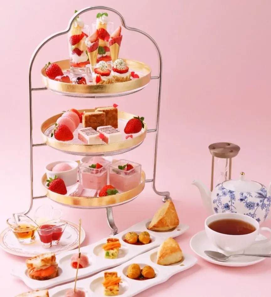 オーシャンビュー絶景カフェに【ストロベリーアフタヌーンティー】登場！ 大人のご褒美☆いちごが主役の優雅なひととき♪ 画像 1