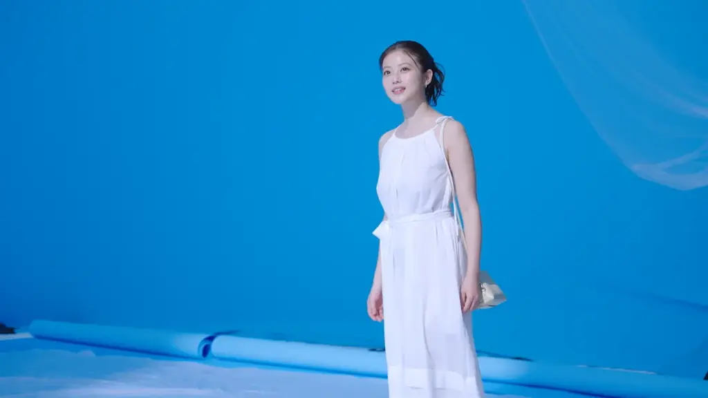 真っ白なワンピースでふわりと宙を舞う！「無重力感を体現し」軽やかに走り出す姿に注目「サンカット®」ミューズ今田美桜さん出演 新TVCM公開 画像 4