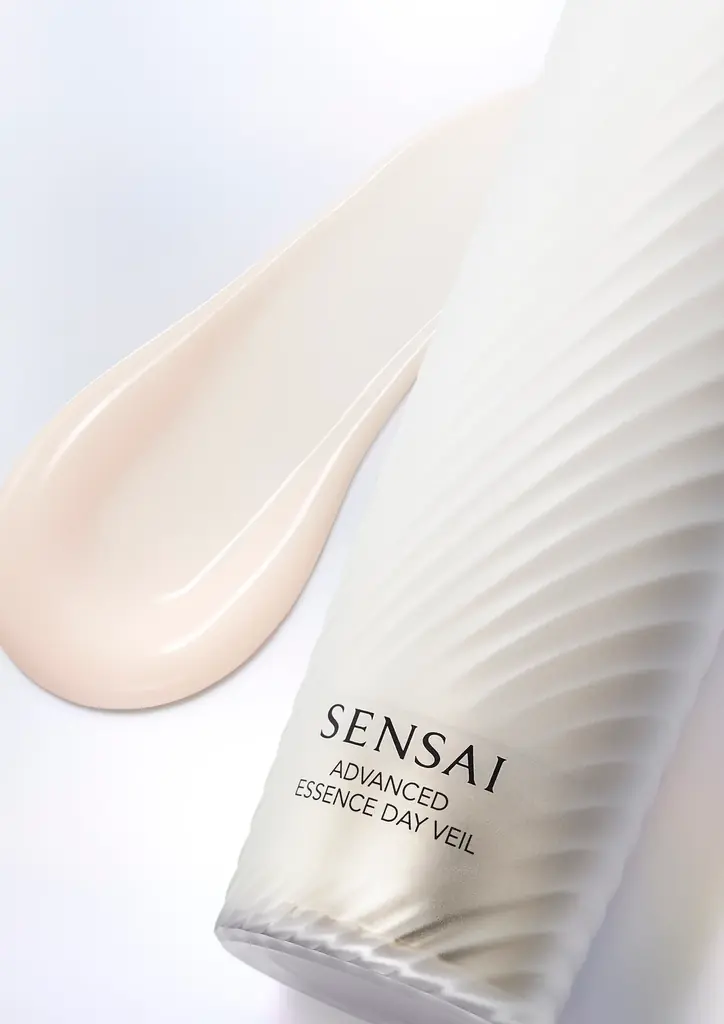 2/4発売｜センサイのSPF50 UV美容液でハリ肌に