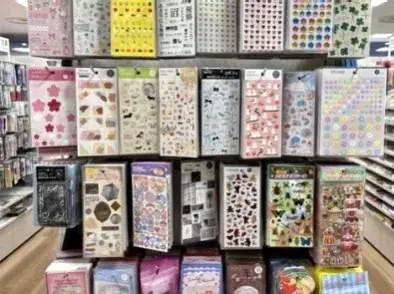 【世代を超えたシールブーム】いま”シル活”がアツい！推し活EXPO内に新エリア『令和のデコシールゾーン』を新設決定。 画像 3