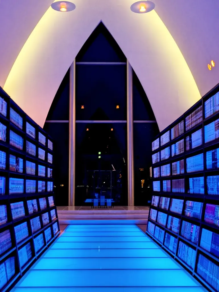 ウェディングチャペルの空間をリニューアル。「ブックチャペル」2026年2月1日グランドオープン！　アニメの聖地ならではの約9,000冊を選書【グランドメルキュール浜名湖リゾート＆スパ】 画像 4