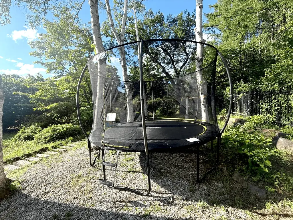 【日本最大級の独占お花見】2000坪の敷地に咲く桜を“1組”だけで貸切。Airbnb★5.0の究極ヴィラ「ReTune Hokuto」で、ととのう「花見×サウナ」予約解禁。 画像 15