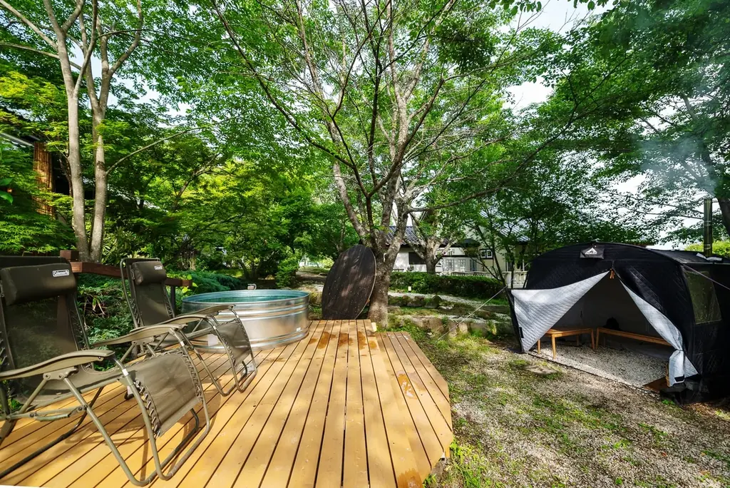 【日本最大級の独占お花見】2000坪の敷地に咲く桜を“1組”だけで貸切。Airbnb★5.0の究極ヴィラ「ReTune Hokuto」で、ととのう「花見×サウナ」予約解禁。 画像 4