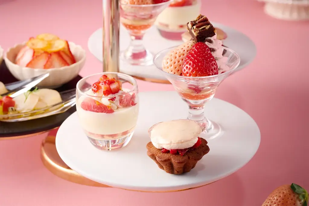【旬の国産いちご7品種とチョコレートの贅沢なマリアージュ】青果の老舗仲卸が手がけるレストラン「DEK」で「ストロベリー＆チョコレートアフタヌーンティー」を開催（2/3〜3/31） 画像 4