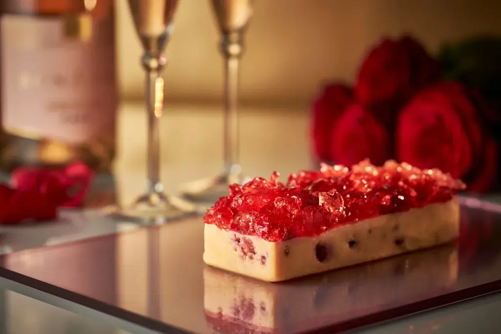 F CHOCOLAT新作ロゼ・シャンパーニュ 大人のバレンタイン向け