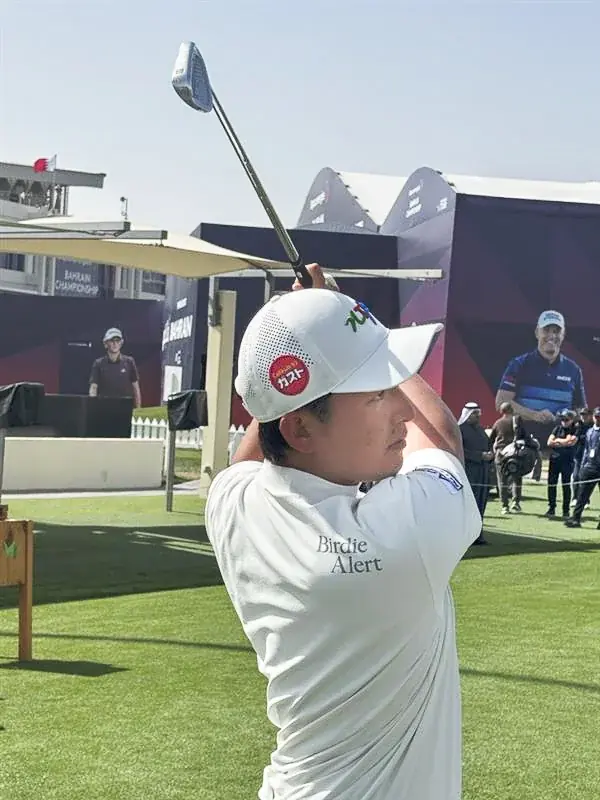 プロゴルファー金子駆大選手・セキ ユウティン選手とのスポンサー契約を締結 画像 2