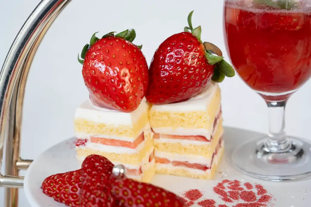 【ウェスティンホテル大阪】ストロベリーアフタヌーンティー提供開始！希少いちご「あまりん」をアクセントに、たっぷりのいちごに包まれる 画像 2