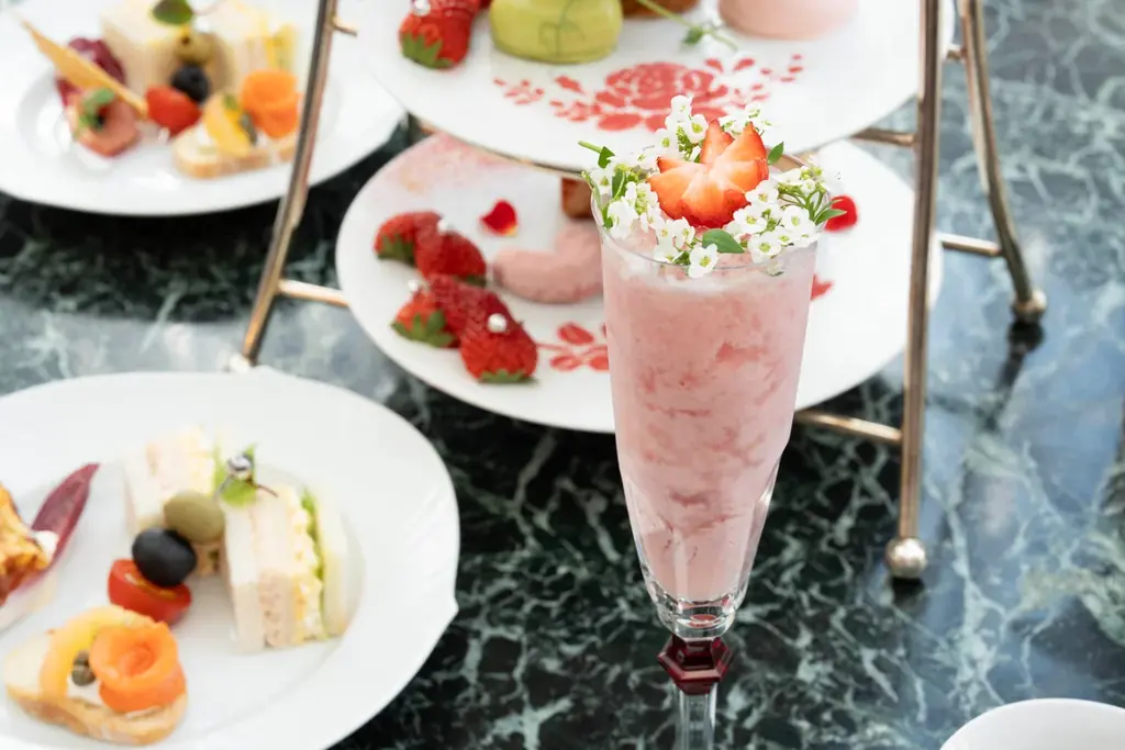 【ウェスティンホテル大阪】ストロベリーアフタヌーンティー提供開始！希少いちご「あまりん」をアクセントに、たっぷりのいちごに包まれる 画像 6