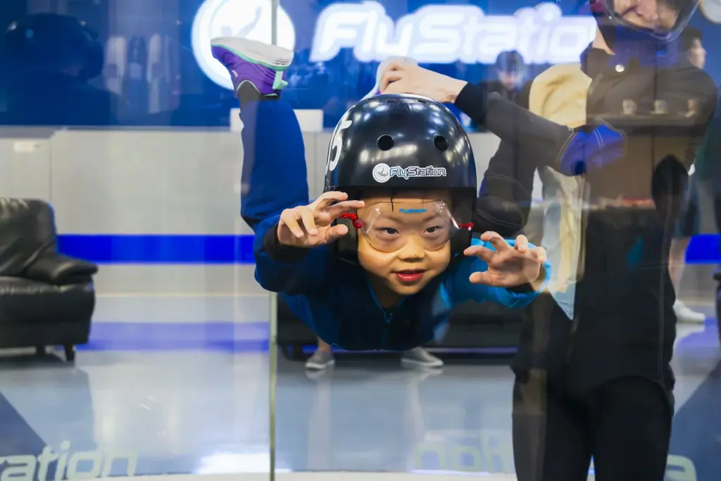 屋内スカイダイビングの体験時間が2倍！平日狙いでゆっくり楽しむ贅沢な体験消費─木曜限定のお得な+1分フライト「ブーストサーズデー」開始（FlyStation Japan／埼玉） 画像 6